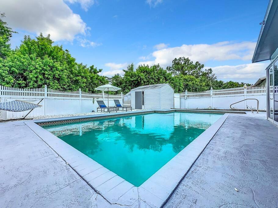 Poolside Paradise Near Siesta Key Beach Sarasota Exterior foto