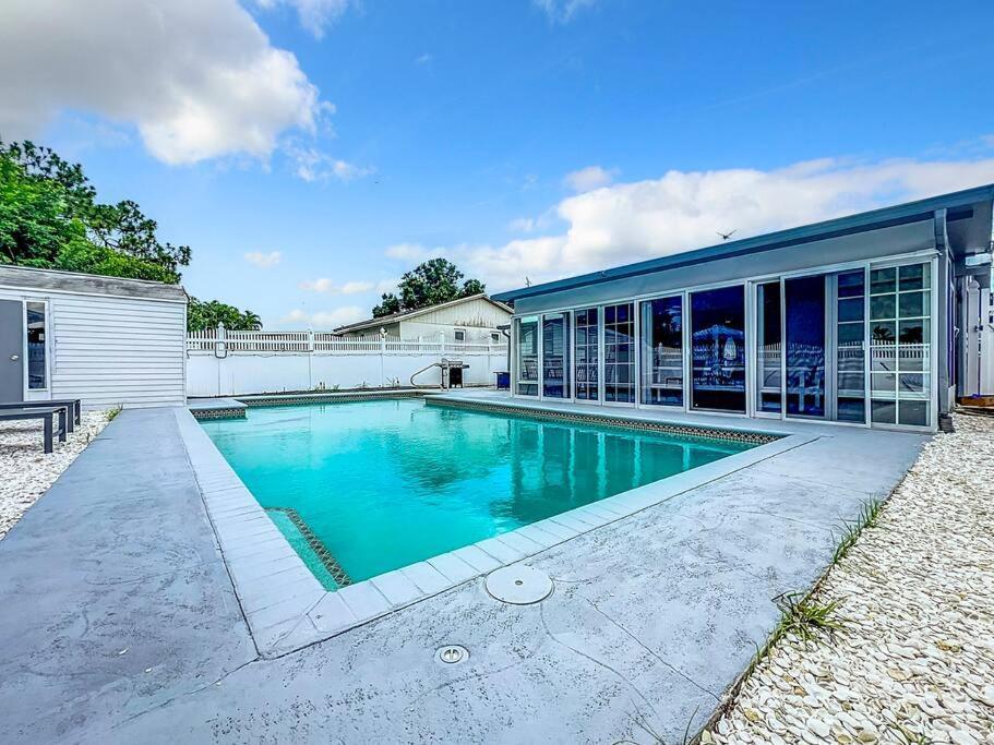 Poolside Paradise Near Siesta Key Beach Sarasota Exterior foto