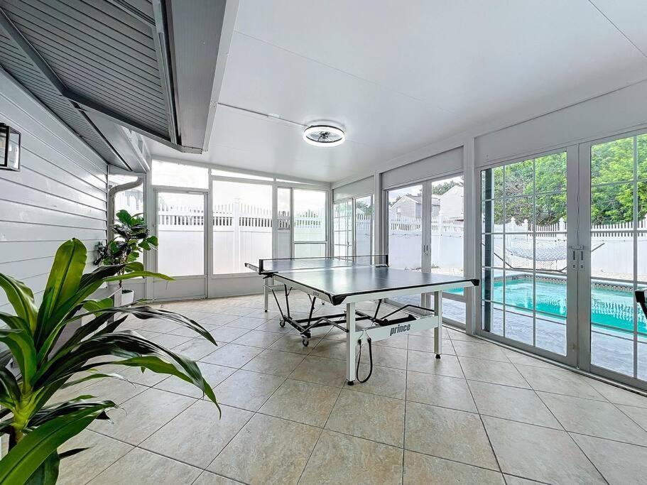 Poolside Paradise Near Siesta Key Beach Sarasota Exterior foto